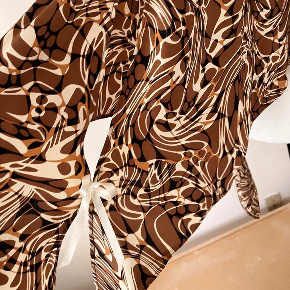 SILK HOLT RENFREW TOP - Picture 9 of 16